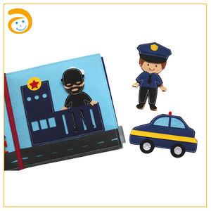 Livre d'activités Montessori en feutre fait main sur le thème de la construction et de la médecine, personnalisable, pour les tout-petits - Product Image 6