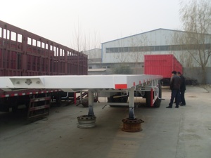 Semi-remorque plateau de marque chinoise, capacité 60-80 tonnes, 3 essieux, longueur 12,5 m, matériaux durables - Product Image 4
