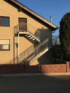 Design moderno Indoor Outdoor Espiral Escadas Alta Resistência Steel Grate Passos Railing Factory Atacado Metal Material - Product Image 6