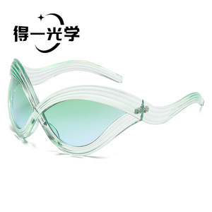 แว่นกันแดดทรงแคทอาย สีดำ UV400 กรอบ PC แฟชั่นสำหรับทุกเพศ - Product Image 2