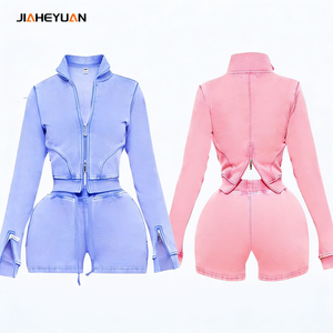 Nuova Tendenza OEM: Set Due Pezzi per Donna con Giacca Crop Top con Zip e Colletto Alto, Logo Personalizzato, Effetto Vintage Acid Wash, Pantaloncini e Felpa con Cappuccio - Product Image 1