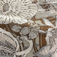 100% polyester, jacquard floral haute densité, motifs de fleurs et de feuillage riches mais non trop superposés, pour rideaux, oreillers et housses de canapé