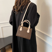 Sac à main structuré en cuir PU, style vintage inspiré du luxe, avec monogramme, poignée supérieure et bandoulière