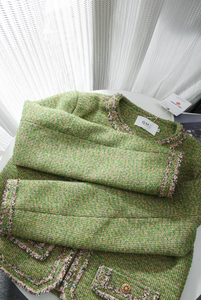 <span class=keywords><strong>Ensemble</strong></span> deux pièces <span class=keywords><strong>en</strong></span> <span class=keywords><strong>tweed</strong></span> élégant et luxueux avec veste structurée et jupe ceinturée, tenue de soirée de luxe pour femmes - Product Image 4