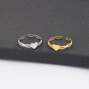 Personalized Exquisite Niche Design Simple Stainless Steel Ring Gold Silver Plated Women's Love Heart Rings Fashionable Jewelry - Product Image 2