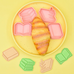 Moule à biscuits en forme <span class=keywords><strong>de</strong></span> livres <span class=keywords><strong>de</strong></span> la série Book Series, impression 3D <span class=keywords><strong>de</strong></span> dessins animés, simulation d'animation, PLA alimentaire - Product Image 1