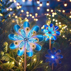 Elegante Adorno Navideño con Luz LED Giratoria a Prueba <span class=keywords><strong>de</strong></span> Agua, Estacas Solares para Jardín, Luz <span class=keywords><strong>Solar</strong></span> para Jardín, Molinillo <span class=keywords><strong>de</strong></span> Viento - Product Image 1