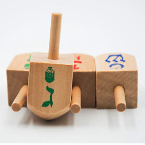 Buku catatan dekoratif <span class=keywords><strong>dreidel</strong></span> kayu Hanukkah <span class=keywords><strong>dreidel</strong></span> kayu untuk dekorasi meja pesta Yahudi Hanukkah - Product Image 3