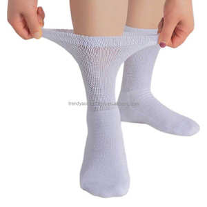 Chaussettes diabétiques respirantes confortables pour hommes femmes coupe ample Style décontracté non contraignant avec logo sur le bas du corps pour les soins aux personnes âgées - Product Image 1