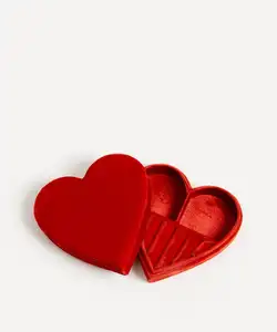 กล่องบรรจุแหวนแต่งงานวันวาเลนไทน์กล่องของขวัญเครื่องประดับรูปหัวใจสีแดงอ้วนพร้อมช่อง