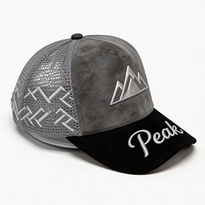 Gorra Trucker Personalizada de Fábrica con Logotipo Bordado en Gamuza, Visera de Malla y 5 Paneles - Product Image 1