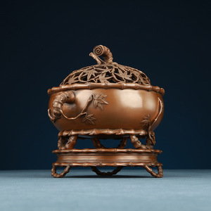 Quemador de Incienso de Cobre con Base de Bambú, Hecho a Mano, para Uso Religioso, Diseño de Pareja Lunar de Pino, 17 Pulgadas - Product Image 3