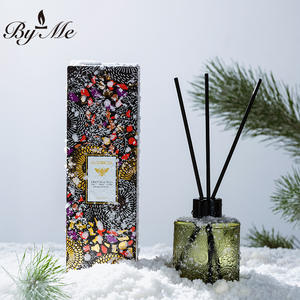 Difusor de Aroma de Lujo para Hotel de 200 ml, Set Premium con Aceite Esencial, Botella de Vidrio Grabado y Varillas de Ratán Natural - Product Image 4