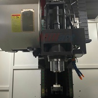 Centre d'usinage vertical d'approvisionnement direct en Chine VMC1370 fraiseuse verticale CNC à grande vitesse 3 axes 4 axes 5 axes