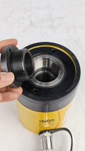 กระบอกไฮดรอลิกแบบกลวงสำหรับงานหนักพิเศษ RCH-1003 100 ตัน ระยะชัก 76 มม. ยี่ห้อ ENERPAC พร้อมแม่แรงไฮดรอลิกแบบกลวงขนาดใหญ่สำหรับงานยกน้ำหนักมาก - Product Image 5
