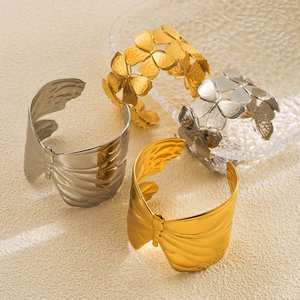 Chic Papillon En Acier Inoxydable Manchette Bracelets Bracelets Exagéré Plaqué Or Chunky Large Ouvert Bracelets Bijoux Étanches - Product Image 1