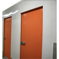 Porte battante en acier orange vif, unité de porte moderne de qualité supérieure, base renforcée résistante aux chocs pour entrepôt, bureau, bâtiment, atelier, etc.