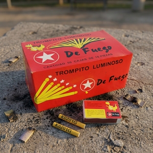 Allumettes à pétard K0201G pour livraison fiable, 80/50/10, son d'explosion puissant pour activités de célébration - Product Image 1