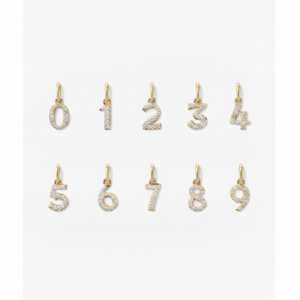 จี้เพชรเลขตามสั่ง ชุบทอง ทำจากสแตนเลสและโลหะผสม ประดับเพชรซิคอนและมอสซาไนต์ สีทอง 24K - Product Image 1