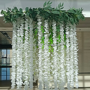 La <span class=keywords><strong>sala</strong></span> per matrimoni con decorazione floreale con soffitto a <span class=keywords><strong>fiore</strong></span> sospeso bianco di nuovo design fornisce lo sfondo degli eventi - Product Image 2