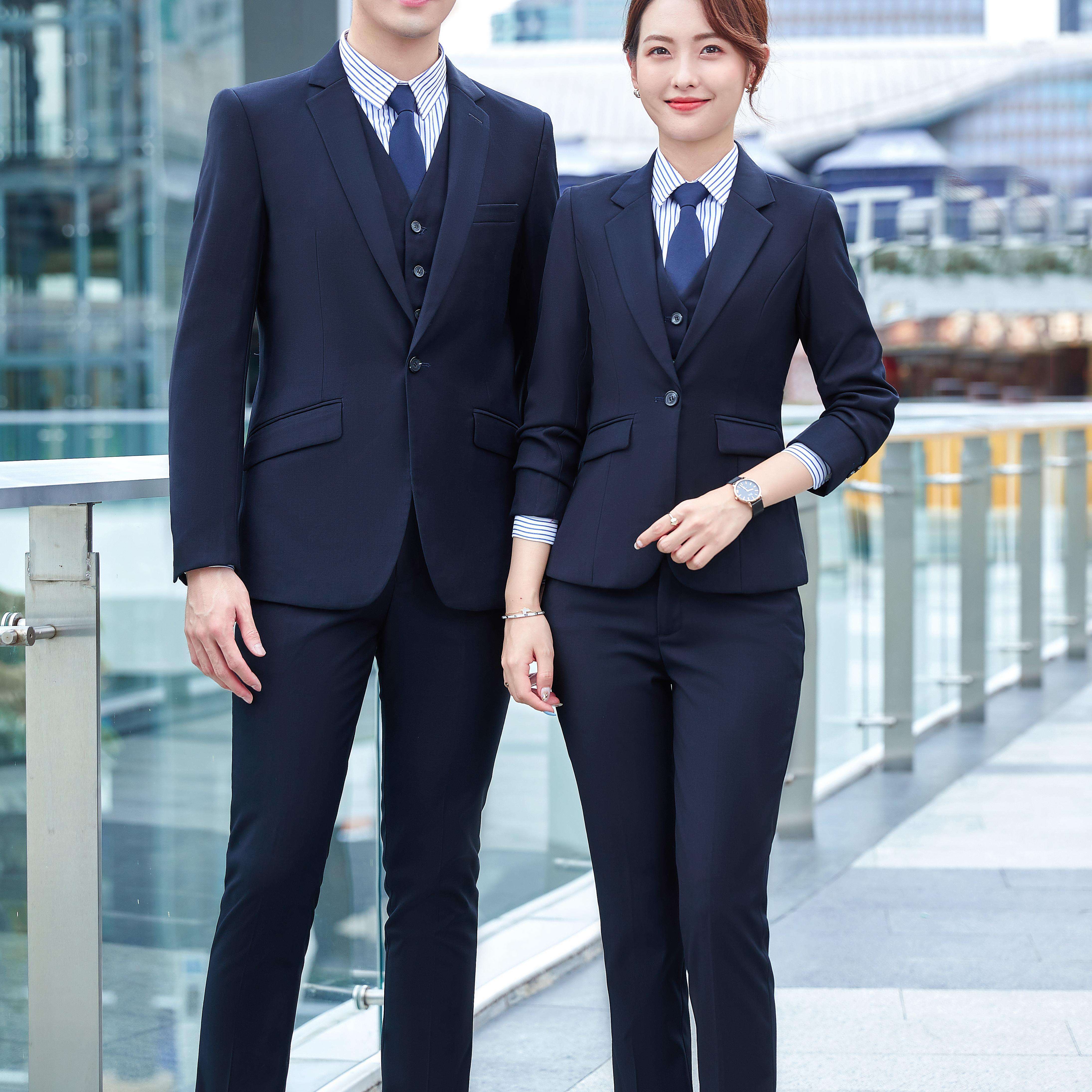 สีน้ำเงิน