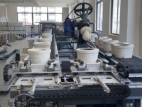 Machine automatique de formage de céramique Ligne de production d'argile en grès cérame Équipement de fabrication avec fonction de moulage