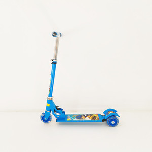 Trottinette à trois roues tout métal avec lumières, hauteur réglable pour enfants de 3 à 6 ans - Product Image 2