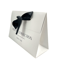 Sacs Cadeaux de Luxe en Papier Gaufré avec Lamination Mate, Logo Personnalisé, Sacs en Papier Blanc, Rubans, Dossiers en Carton pour Emballage de Chaussettes et Fourrures