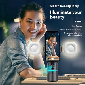 Estabilizador de teléfono de seguimiento facial inteligente de 360 grados Pan-Tilt Soporte de artefacto de seguimiento automático para teléfonos inteligentes para uso deportivo - Product Image 4