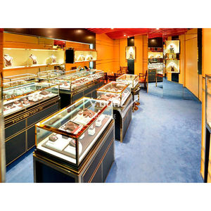 Solution complète pour magasin de bijoux de luxe : vitrine en verre or et noir avec éclairage LED - Product Image 1