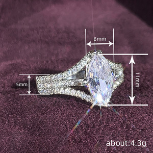 Anello Geometrico Impilabile Marquise, Design Creativo per Donne - Product Image 4