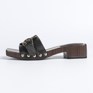 Mules en cuir véritable à bout ouvert avec boucle et clous, talon en bois, tendance estivale, sabots à enfiler pour femme, semelle intermédiaire et extérieure en bois - Product Image 5