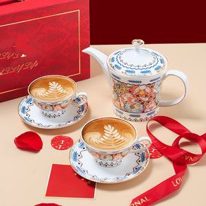 Tasses et tasses à café en céramique rétro vintage, design fleuri, soucoupes en porcelaine réutilisables - Product Image 4