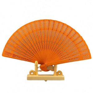 Éventails pliants en bois ajouré pour mariage, personnalisables avec technique de polissage et décoration murale - Product Image 1