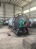 Broyeur à billes pour l'extraction minière à petite échelle, machine de broyage de minerai fin stable avec ensemble complet de composants d'entraînement pour le traitement des minerais