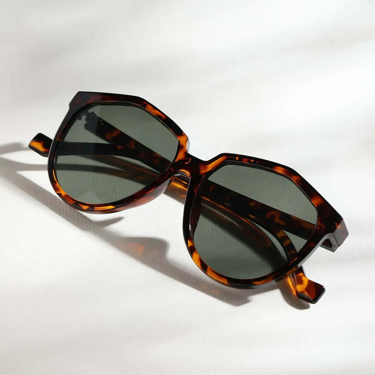 New arrivals irregular polygon shades sunglasses 2022 women classic fashion pc uv400 eyewear wholesale lunette de soleil