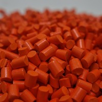 Masterbatch de diffusion de lumière orange en PMMA à haute transmission lumineuse pour l'extrusion de feuilles