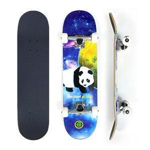 Tabla de Skateboard Profesional Completa de 7 Capas de Madera de Arce para Deportes Extremos y Actividades al Aire Libre - Product Image 1
