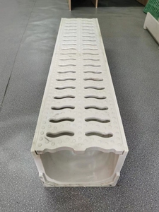 Grille de drainage linéaire en <span class=keywords><strong>composite</strong></span> polymère de <span class=keywords><strong>résine</strong></span> de fibre de verre pour caniveau extérieur, canalisation d'eau, fossé d'accès et grille de drainage - Product Image 3