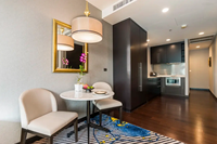 Suite présidentielle d'hôtel 5 étoiles, mobilier complet sur mesure en bois massif et MDF moderne, appartement, salon, chambre à coucher, salle à manger