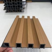 Échantillon Gratuit - Panneau Mural Intérieur en Composite Bois-Plastique (WPC) - Alternative au Bois - Panneau Mural Cannelé - Revêtement Mural Intérieur en PVC