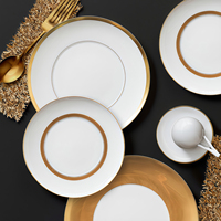 Assiettes à dîner larges à bord doré pour mariage, ensemble d'assiettes de luxe en porcelaine fine dorée et blanche