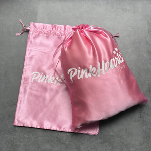 Sacs cadeaux en satin rose vif avec cordon de serrage, personnalisables avec logo de marque, pochettes de rangement anti-poussière en satin pour mèches de cheveux – Vente en gros - Product Image 6