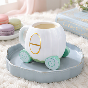Tasse en céramique sculptée cendrillon Coach 3D - Product Image 5
