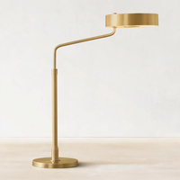 Yihao Moderne Classique Lampe De Table Slub Forme En Laiton Base Emballage Personnalisé Cuivre E26 Décoratif Intérieur Salon Chambre Lampe De Bureau