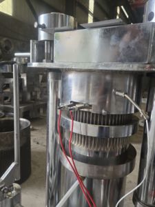 Prensa hidráulica de aceite de linaza de pequeña escala de soja de coco de sésamo - Product Image 2