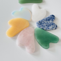 Outil de lifting facial en jade naturel pour les soins de la peau et la beauté