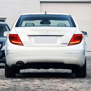 Para <span class=keywords><strong>Benz</strong></span> <span class=keywords><strong>C180</strong></span> C200 C260 2007-2014 W204 montaje de luces traseras de coche modificado LED parpadeo dinámico accesorios de luces traseras de coche - Product Image 6