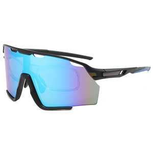 Nuevas <span class=keywords><strong>Gafas</strong></span> <span class=keywords><strong>de</strong></span> Sol Deportivas Unisex Coloridas <span class=keywords><strong>de</strong></span> <span class=keywords><strong>Amazon</strong></span>, Polarizadas con Protección UV400 para <span class=keywords><strong>Ciclismo</strong></span> y Conducción - Product Image 3