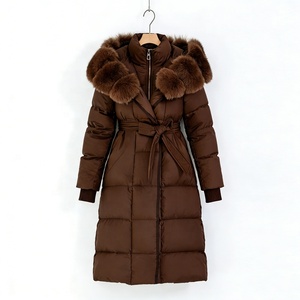 Veste d'hiver longue et moelleuse coupe-vent pour femme Boying avec capuche en polyester épais et grand col en fourrure de renard ODM / OEM - Product Image 5